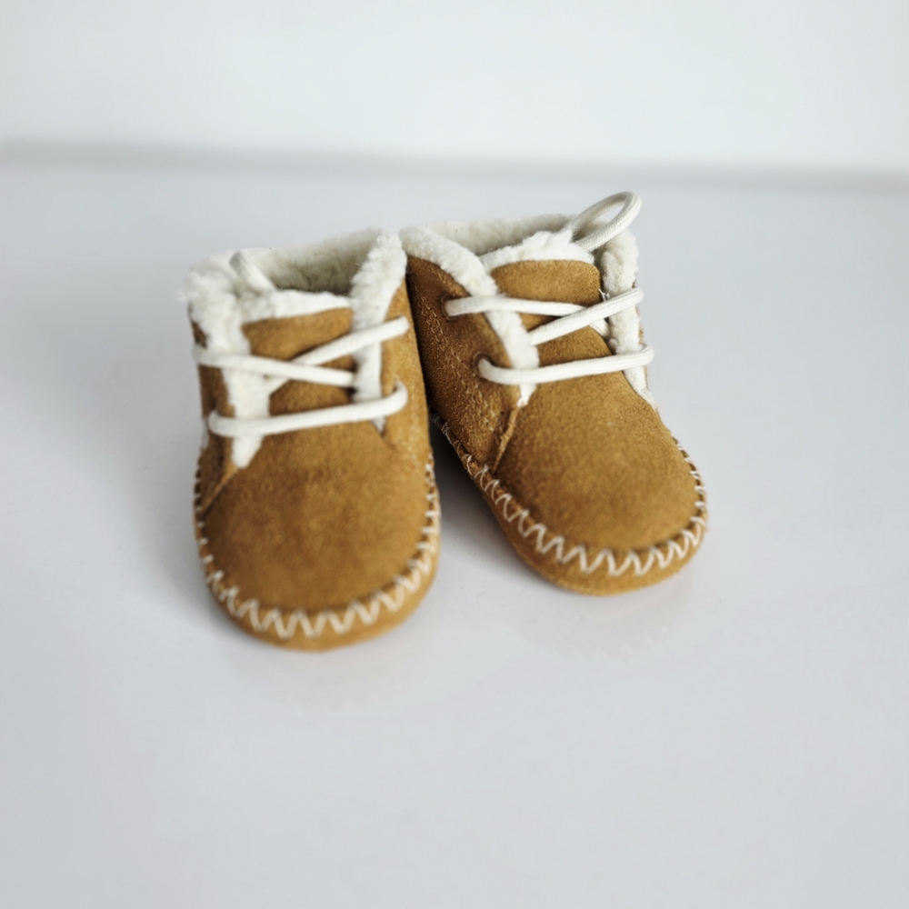 Veja Kids Suede-Look Moccasin Boots in Tan with White Trim - Picture 2 of 6